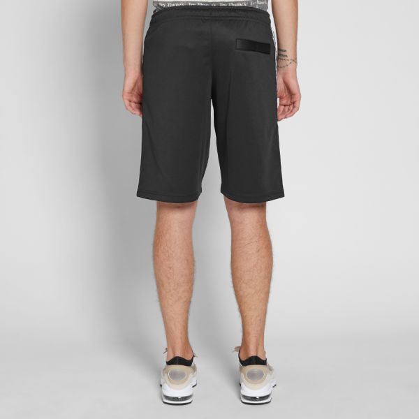 nike repeat short