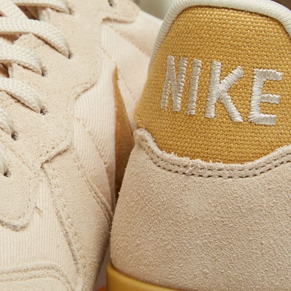 nike internationalist beach