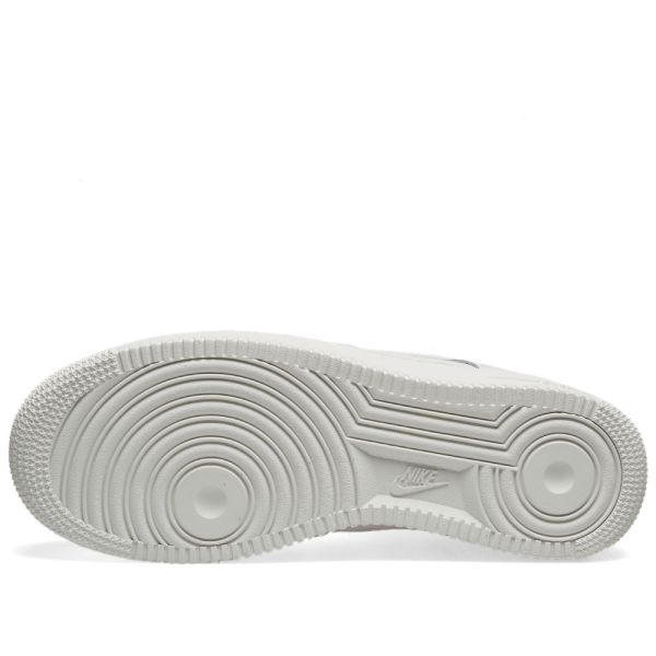 nike air force 1 07 essential platinum