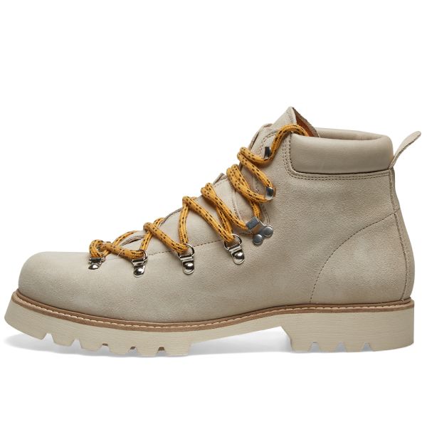 hiking timbs