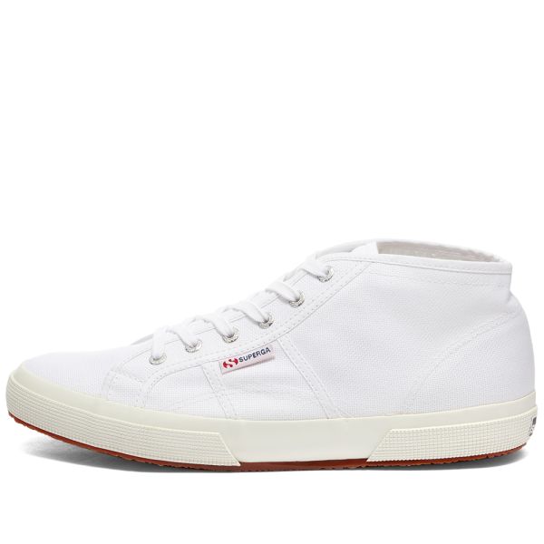 Kate Middleton wears Superga 2750 Cotu Sneakers Plimsolls in White Kate Middleton wears Superga 2750 Cotu Sneakers Plimsolls in White