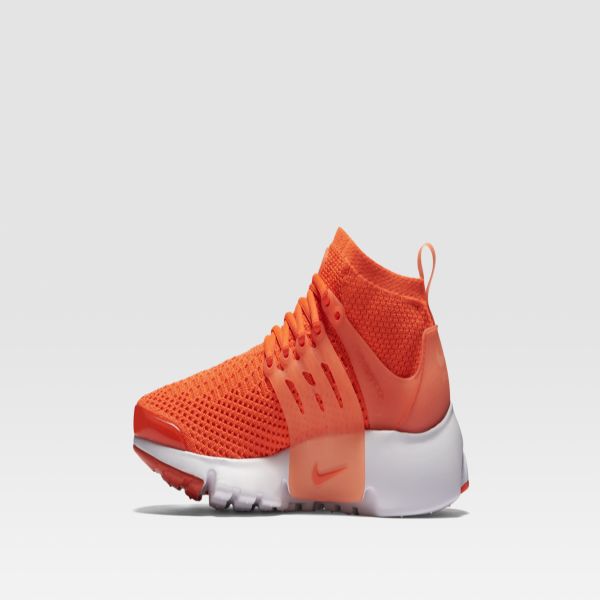 total crimson nike presto flyknit