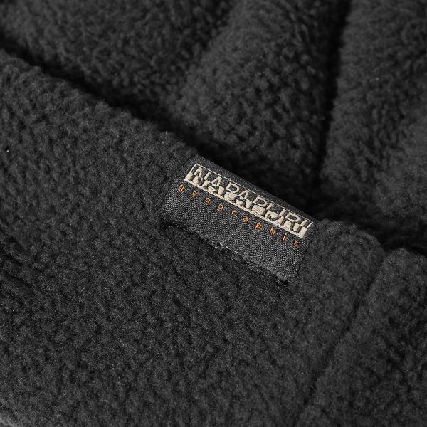 black napapijri beanie